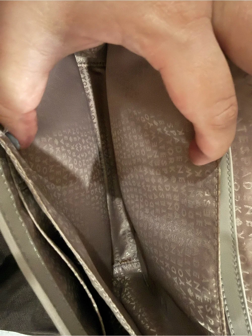kate spade beige leather shoulder bag with gold-tone logo and dust bag